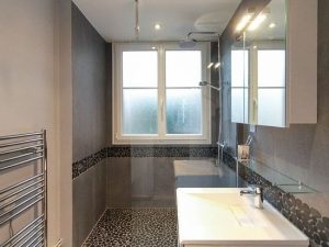 Fenêtre dans une Douche