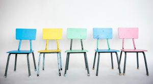 Chaises dépareillées