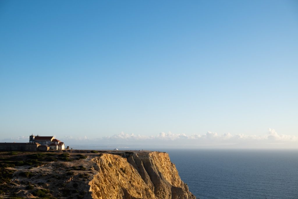 maison en bord de mer peinture