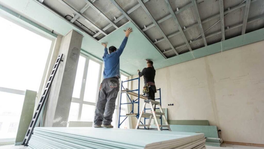 poser-du-placo-au-plafond
